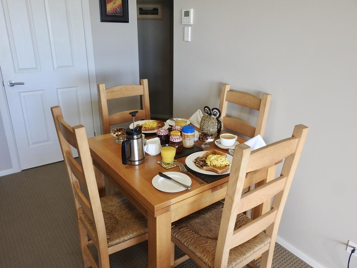 Rezare House Bed & Breakfast 왈라루 외부 사진