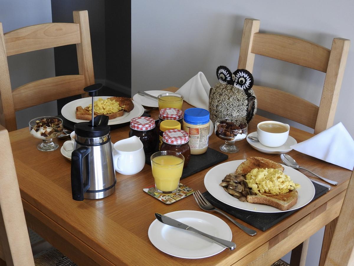 Rezare House Bed & Breakfast 왈라루 외부 사진