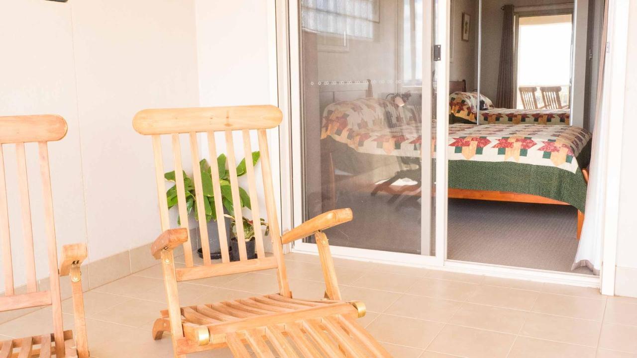 Rezare House Bed & Breakfast 왈라루 외부 사진